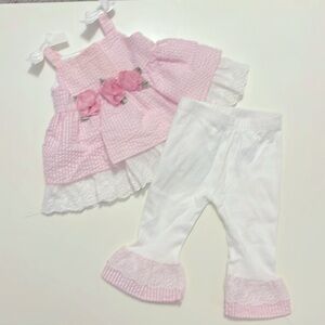 KOALA BABY | Baby Girl’s Set - Like New. 3 Months. Dainty floral outfit.